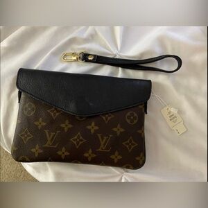 Louis Vuitton Crossbody Bag